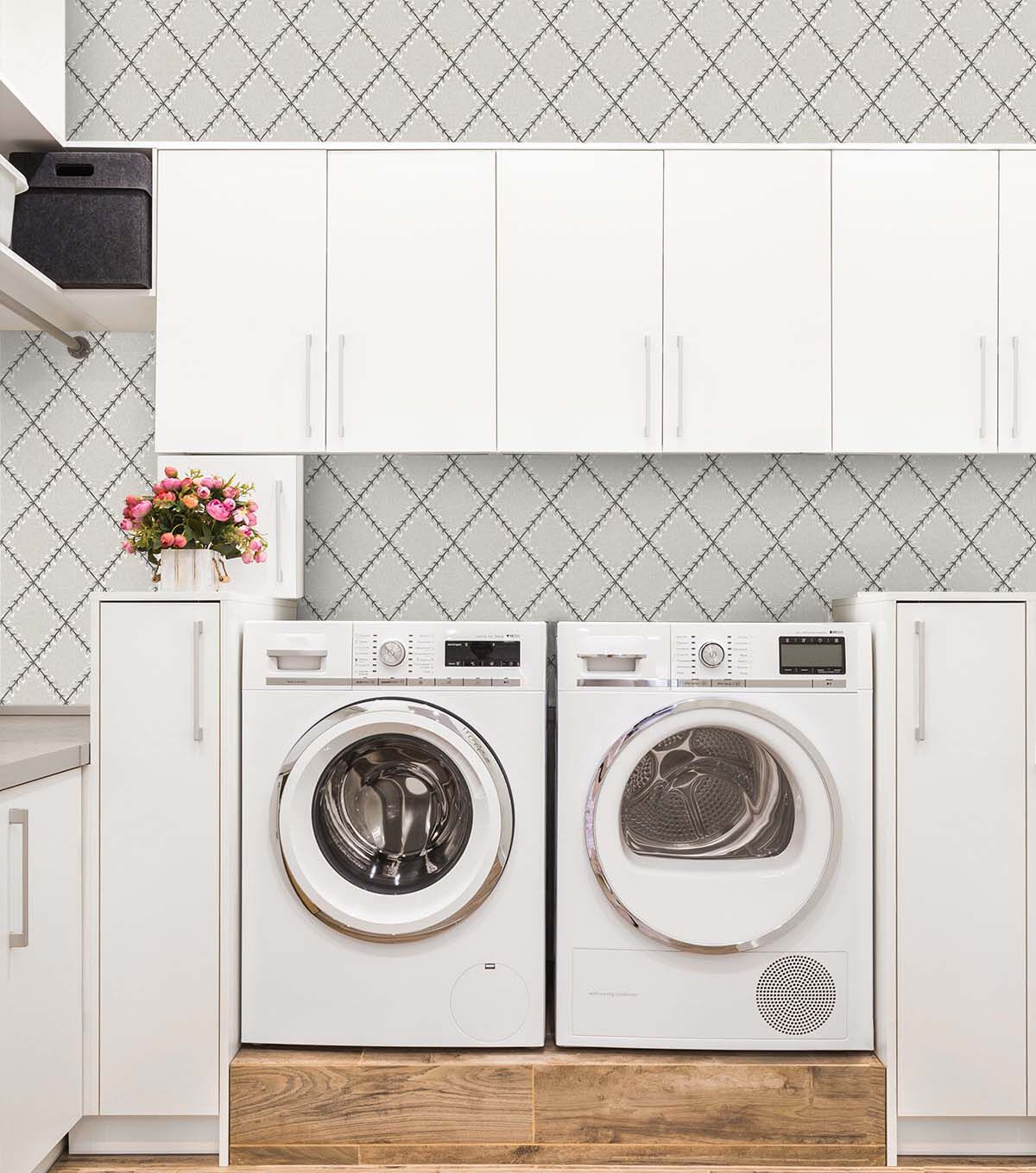 Surface Style 20.5' x 18' Smoke Clover Lane Peel & Stick Wallpaper