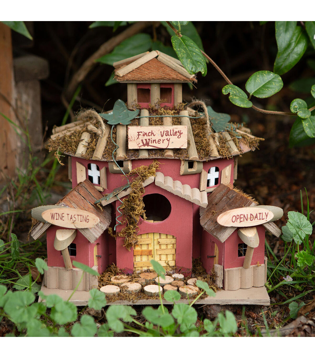 Zingz & Thingz Finch Valley Winery Birdhouse