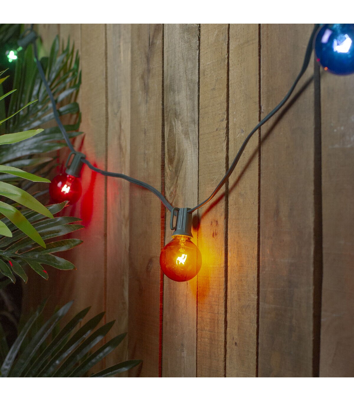 Northlight 9' Multicolor Transparent G40 Globe Christmas Lights